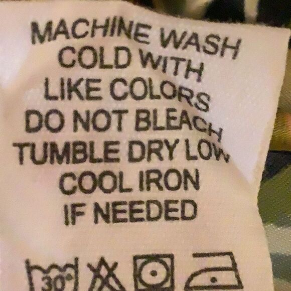 Truth Women’s large balloon puff sleeve hook/ loop closure tie front cropped top - Picture 16 of 16